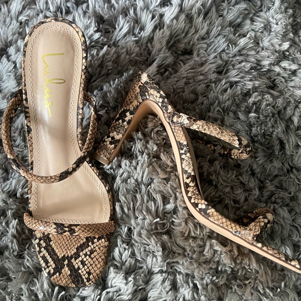 Lulu’s Snake Print nude shoes